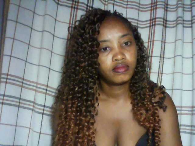 kylie11's BongaCams show and profile