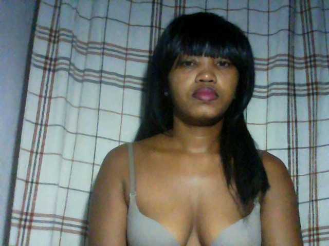 kylie11's BongaCams show and profile