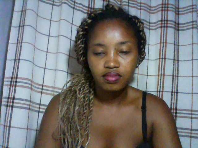 kylie11's BongaCams show and profile