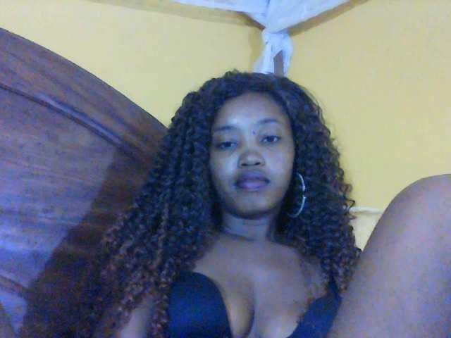 kylie11's BongaCams show and profile