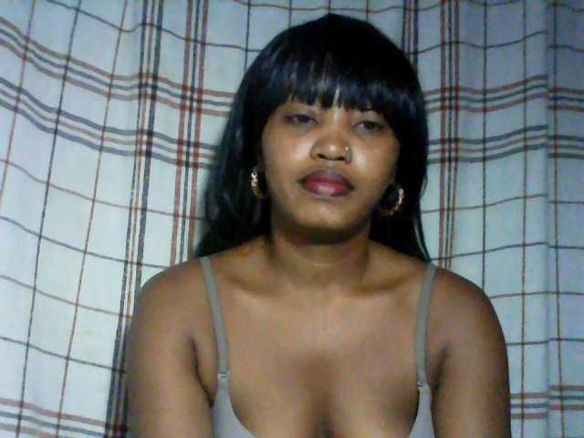 kylie11's BongaCams show and profile