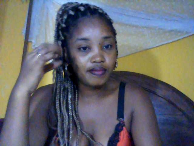 kylie11's BongaCams show and profile