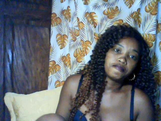 kylie11's BongaCams show and profile