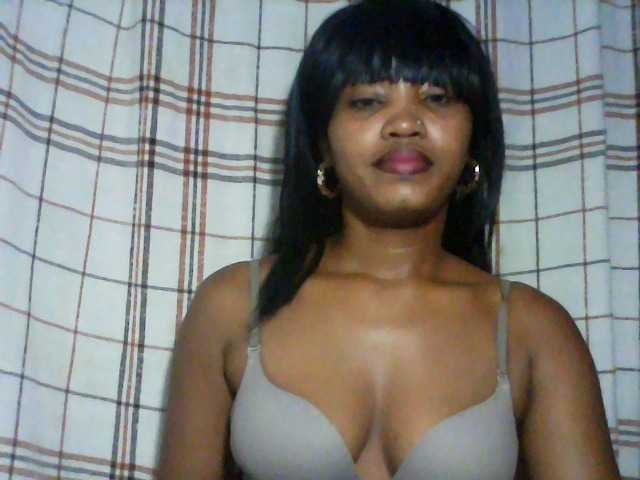 kylie11's BongaCams show and profile