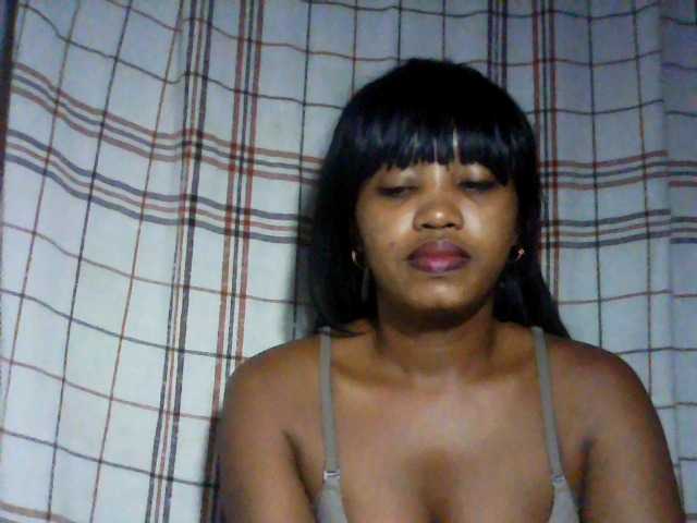 kylie11's BongaCams show and profile