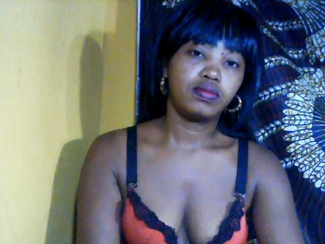 kylie11's BongaCams show and profile