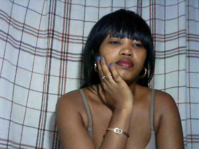 kylie11's BongaCams show and profile