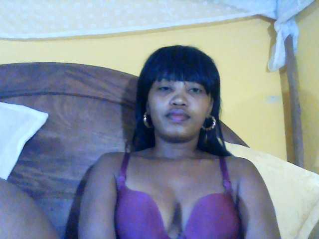 kylie11 from BongaCams is Freechat