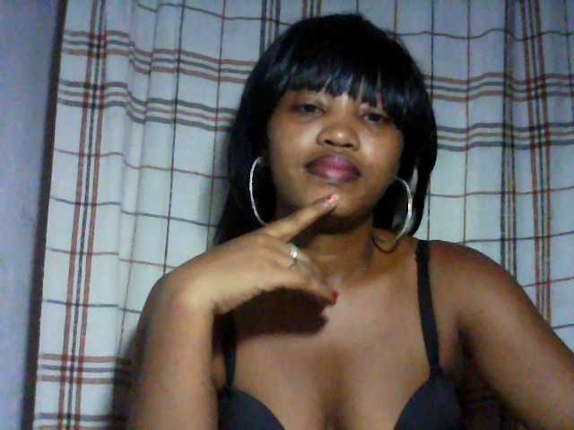 kylie11's BongaCams show and profile