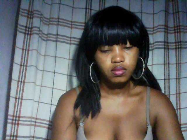 kylie11's BongaCams show and profile