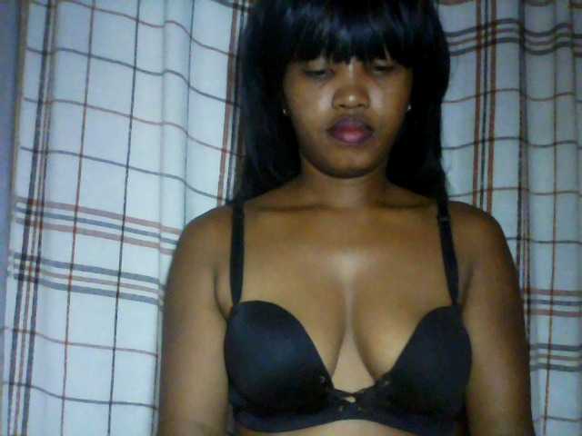 kylie11's BongaCams show and profile