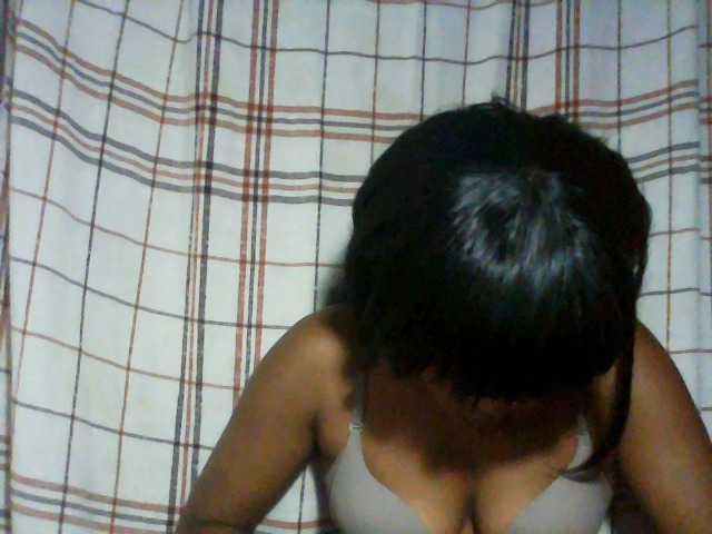 kylie11's BongaCams show and profile