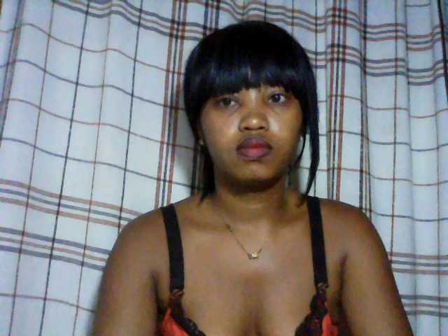 kylie11 webcam bongacams model stream image