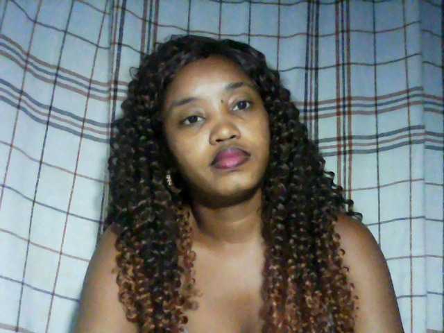 kylie11's BongaCams show and profile