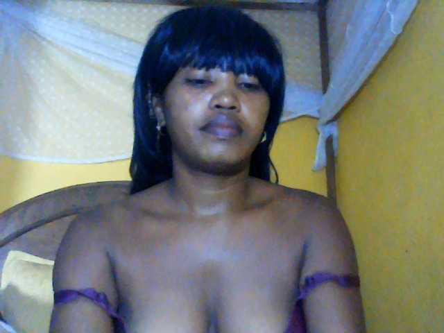 kylie11's BongaCams show and profile