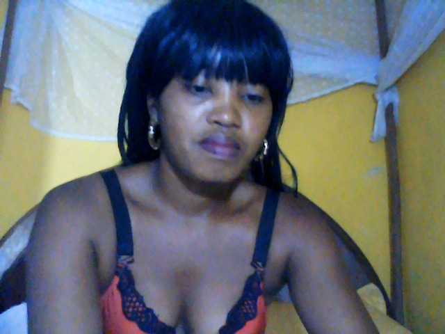 kylie11's BongaCams show and profile