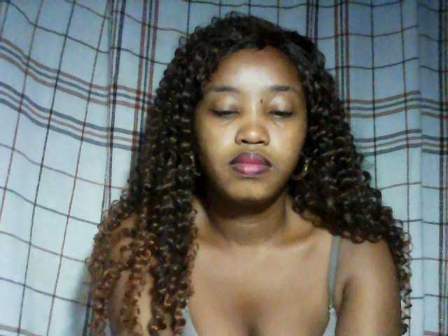 kylie11's BongaCams show and profile