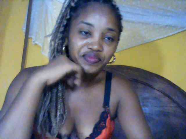 kylie11 Live Webcam on BongaCams