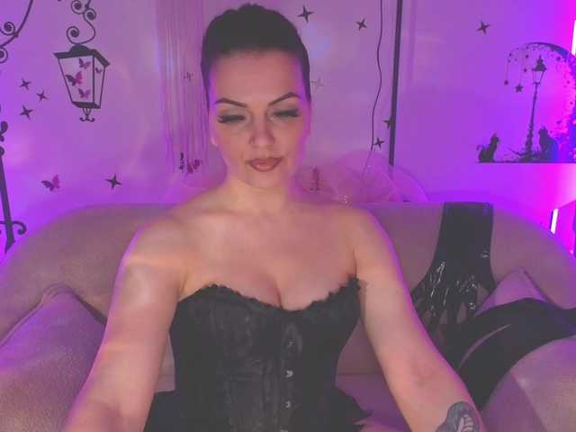SelenaOlson Live Cam on BongaCams