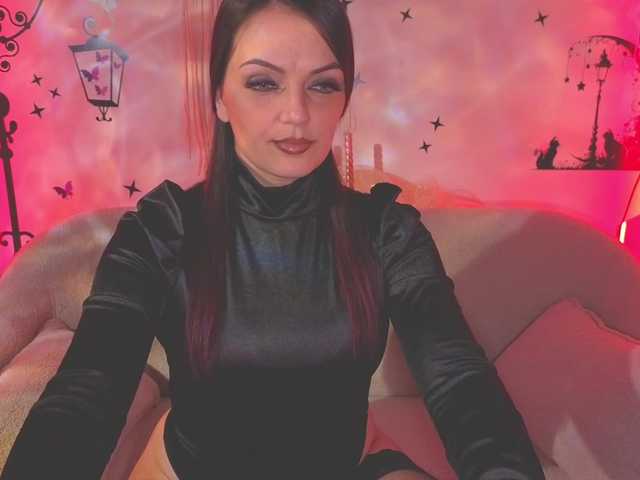 SelenaOlson's BongaCams show and profile