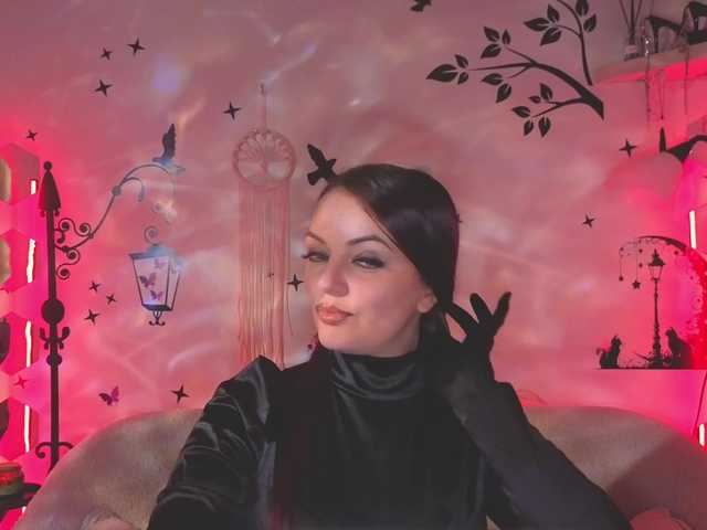 le modèle SelenaBlooms est en webcam porno dans un show sur le site bongacams, il possède les tags suivants: White/Caucasian,Redhead,Shaved