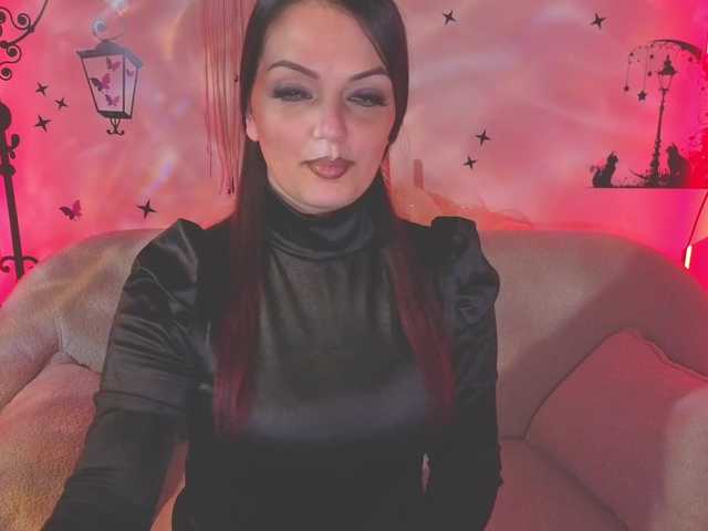 SelenaOlson's BongaCams show and profile