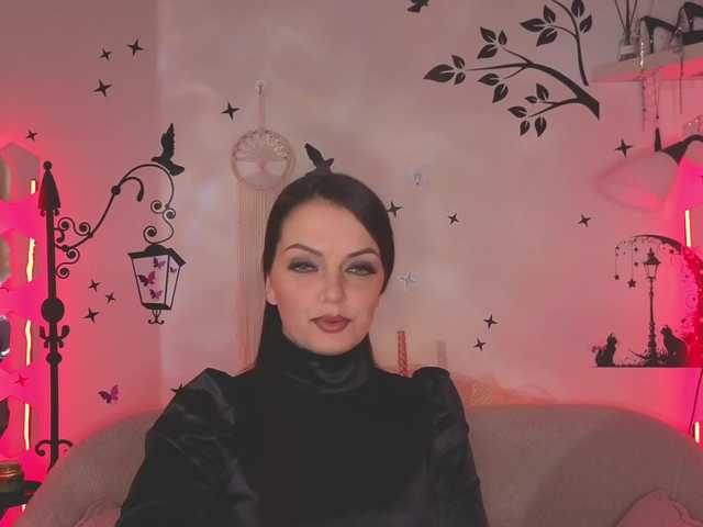 SelenaOlson's BongaCams show and profile