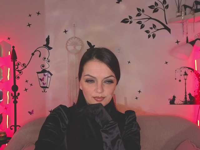 SelenaOlson's BongaCams show and profile