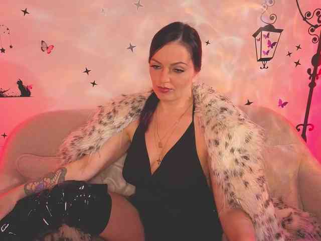 SelenaBlooms webcam