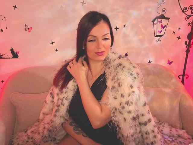 SelenaBlooms webcam