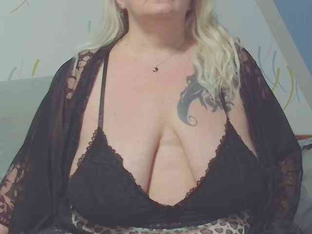 enchaleur76-1 Live Webcam on BongaCams