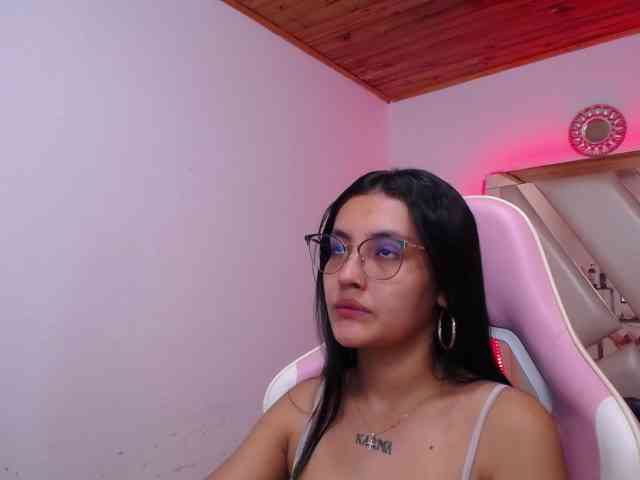 Kathemills235 webcam