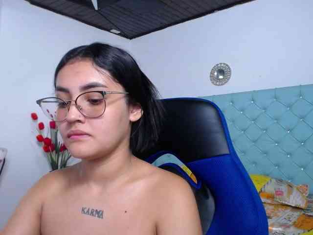 Kathemills235 webcam