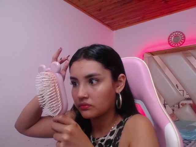 Kathemills235 webcam