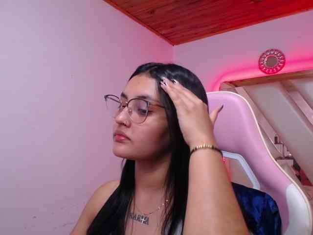 Kathemills235 webcam