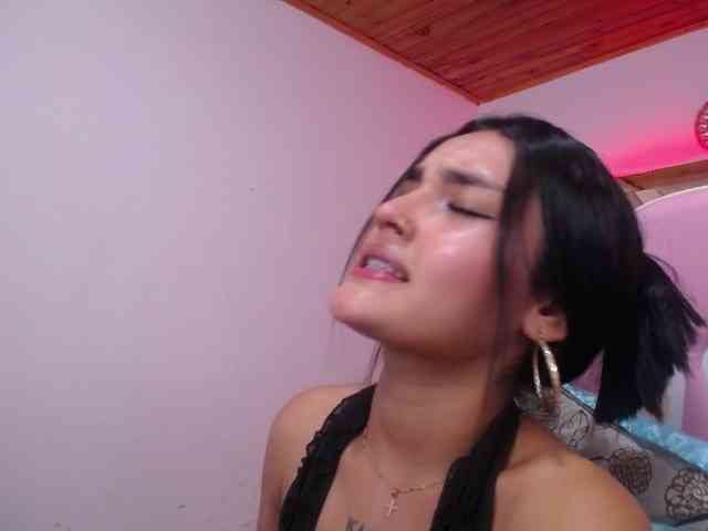 Kathemills235 webcam