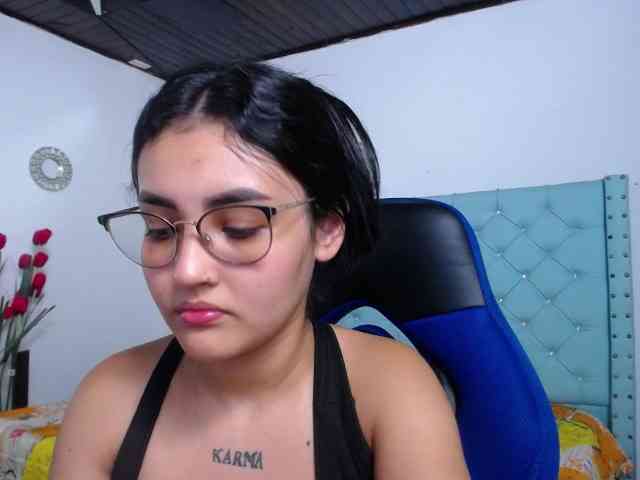 Kathemills235 webcam