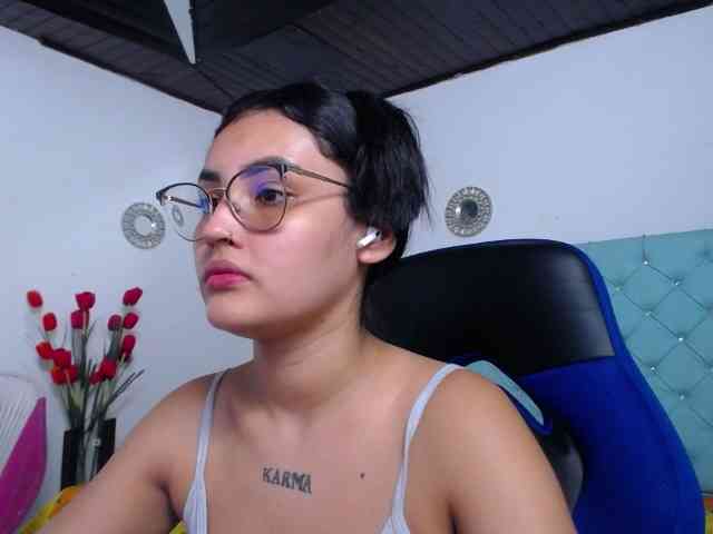 Kathemills235 webcam