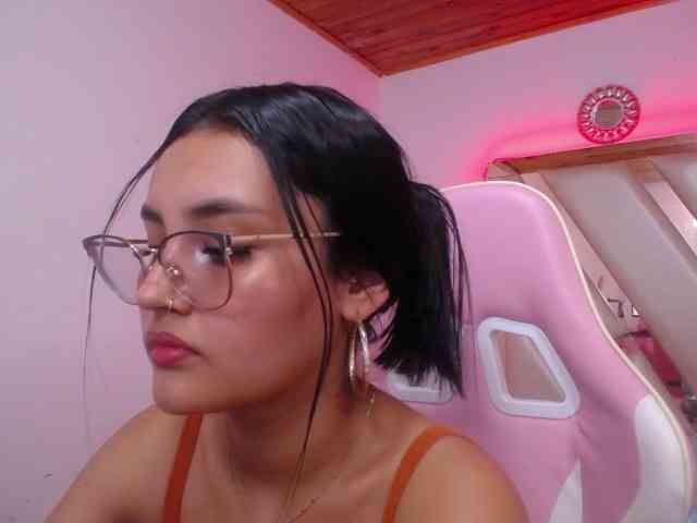 Kathemills235 webcam