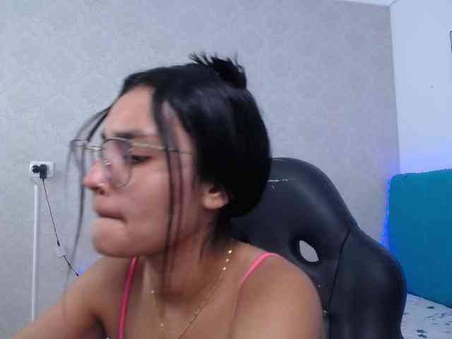 Kathemills235 webcam