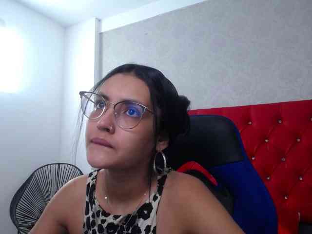 Kathemills235 webcam