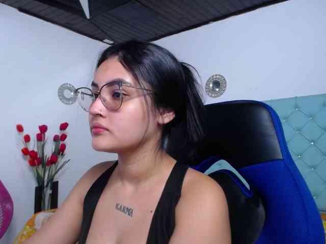 Kathemills235 webcam