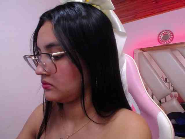 Kathemills235 webcam