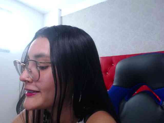 Kathemills235 webcam