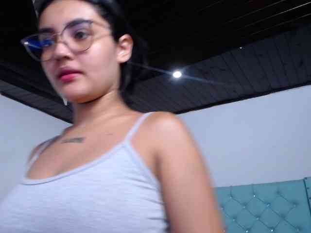 Kathemills235 webcam