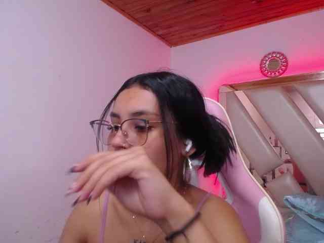 Kathemills235 webcam