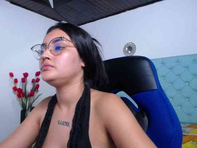 Kathemills235 webcam