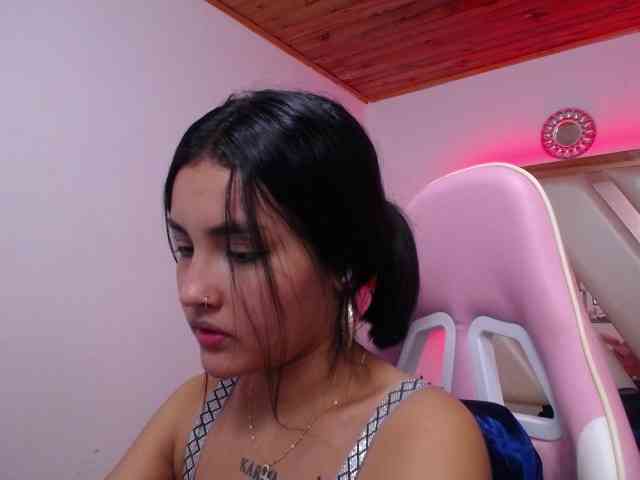 Kathemills235 webcam