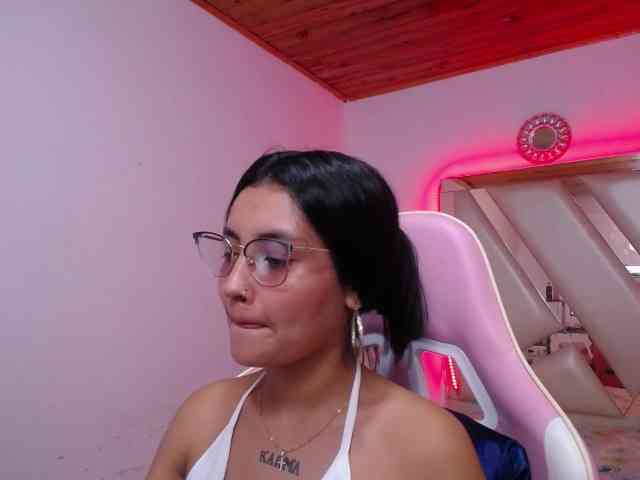 Kathemills235 webcam