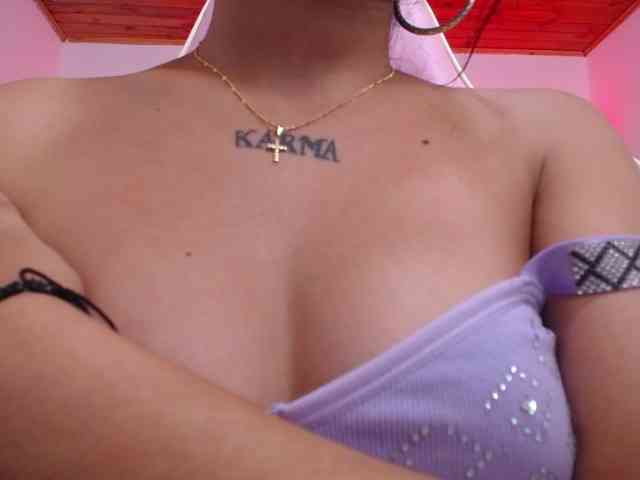 Kathemills235 webcam